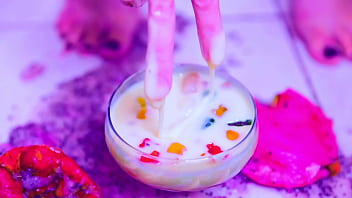 Bia roman gets her sexy feet all messy