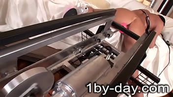 Kleopatra fucks the machine