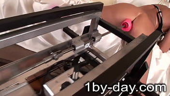 Kleopatra fucks the machine