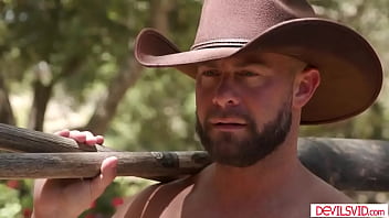 Anna leigh was gets turned on seeing her nudist neighbor seth walking naked she invites him inside gives blowjob and lets him fuck her hard