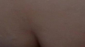 Metendo rola no rabo da safada