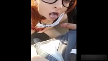 School girl suckig and fucking outside of the car