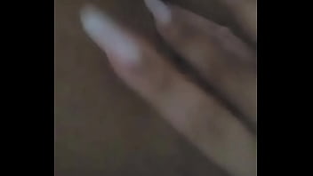 Gauchinha gostosa com a buceta melada