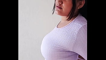 Agente de inmobiliaria vende propiedad a cambio de su caliente coño