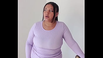 Agente de inmobiliaria vende propiedad a cambio de su caliente coño