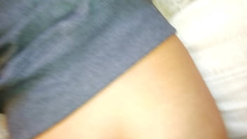 Ami mujer le doy por el culo o por atras antes de echarnos a domir