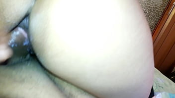 Ami mujer le doy por el culo o por atras antes de echarnos a domir