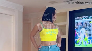 Vazou vídeo do vinicius jr tacando o piru na virginha asiática enquanto o corno vai ao banheiro