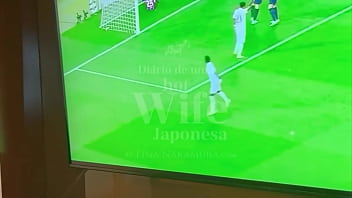 Vazou vídeo do vinicius jr tacando o piru na virginha asiática enquanto o corno vai ao banheiro