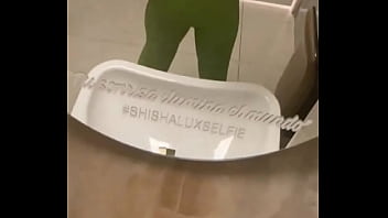 Y por qué tardaste tanto en el baño yo en el baño