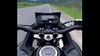 Fudendo moto na quebrada