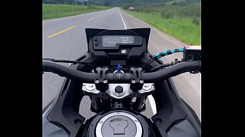 Fudendo moto na quebrada