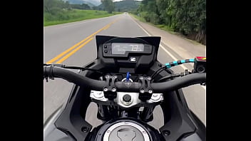 Fudendo moto na quebrada