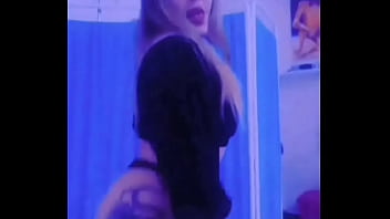 Ecuatoriana guapa bailarina