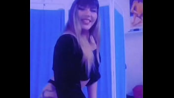 Ecuatoriana guapa bailarina