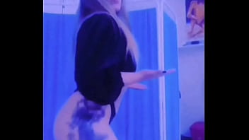 Ecuatoriana guapa bailarina