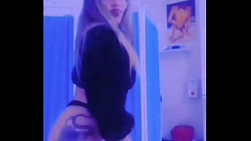 Ecuatoriana guapa bailarina