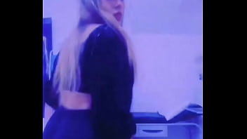 Ecuatoriana guapa bailarina