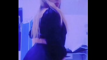 Ecuatoriana guapa bailarina