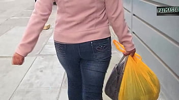 On The Street And At The Exit Of The Supermarket A Stranger Approaches Me And Convinces Me To Fuck Him In Exchange For Helping Me Financially I Did Not Resist And Accepted thumbnail