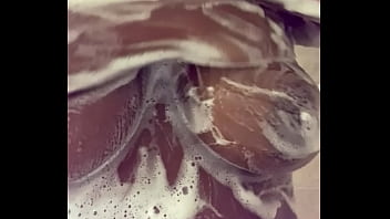 Shower 1st so daddy can suck on my girlss