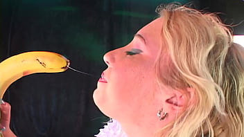 Banana split cream blonde ballerina squirts & deepthroats