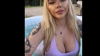 Gringa senos grandes