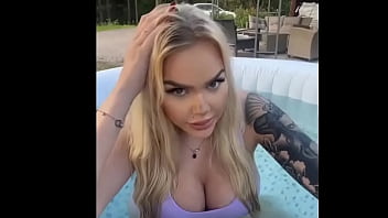 Gringa senos grandes