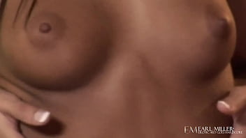 Reagan manx shoves fingers deep in wet pussy until she cums