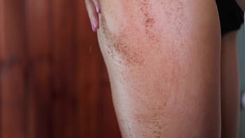 A hot girl's twerking dancing waiting for a sexy man don't miss