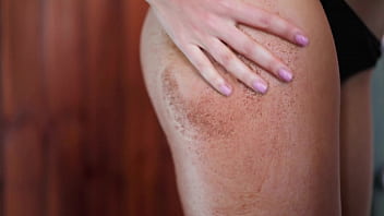 A hot girl's twerking dancing waiting for a sexy man don't miss