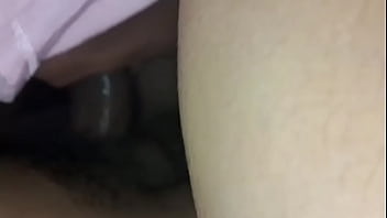 No quiere que le vean cuando mama