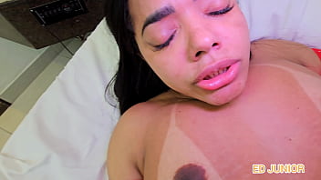 Levei a baina para o motel e fudi no pelo completo no red e no sheer