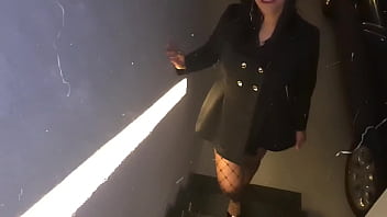 Meia arrastão e fodi a vagabunda e amei os pezinhos