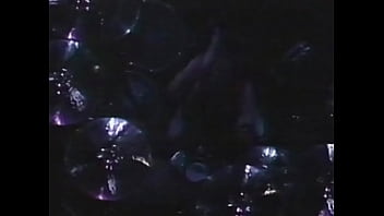 Ruivo gostoso tocando guitarra