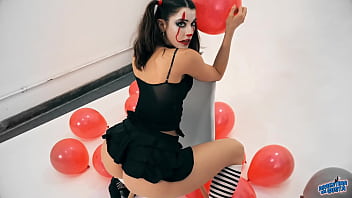 Amazing ass sexiest pennywise ever arriving late for halloween