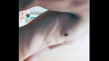 Jovencito masturbándose