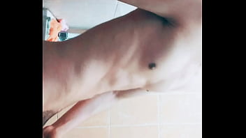 Jovencito masturbándose