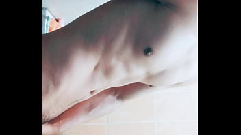 Jovencito masturbándose