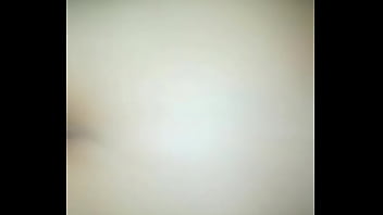 La pongo a cuatro en la cama