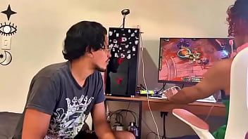 Quando o cara é main yasuo super focado no league of legends mas deixa a namorada sedenta por pica com o amigo