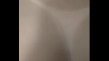 Casal Chega De Viagem Com Tesão E Vão Foder No Banheiro Do Hotel A Safada Goza Gostoso No Pauzão thumbnail