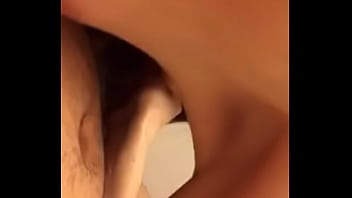 Mi novia con otro petiando