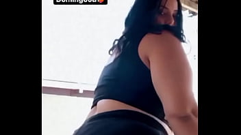 Mexendo o rabão delicioso