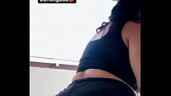 Mexendo o rabão delicioso