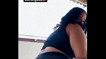 Mexendo o rabão delicioso