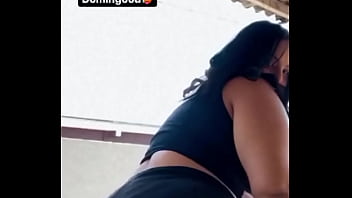 Mexendo o rabão delicioso