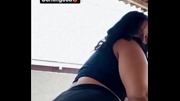 Mexendo o rabão delicioso