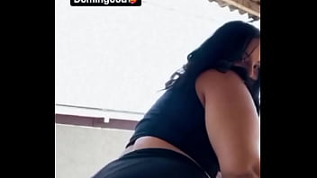 Mexendo o rabão delicioso