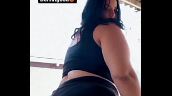 Mexendo o rabão delicioso